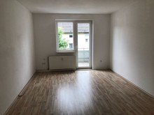 Wohnzimmer mit Balkonzugang 4,5 Raum Wohnung am Molktemarkt nahe dem Konzerthaus