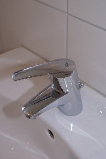Hochwertige Armaturen Supersch�ne 2 Raum Wohnung direkt am Werner Park